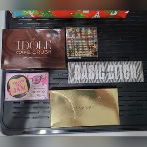 Eyeshadow Lot with Makeup Case